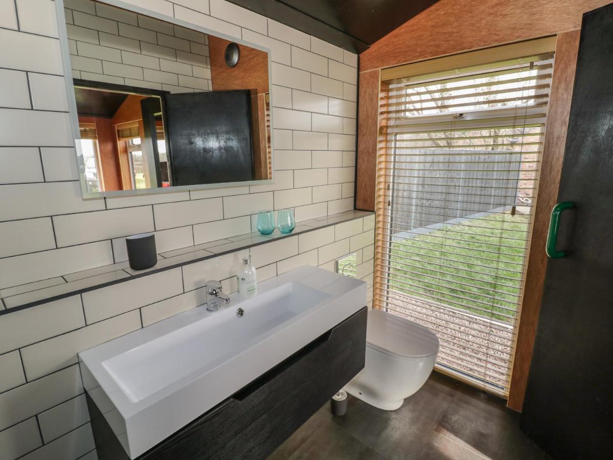 The Tractor Shed Villa Worcester Exterior photo